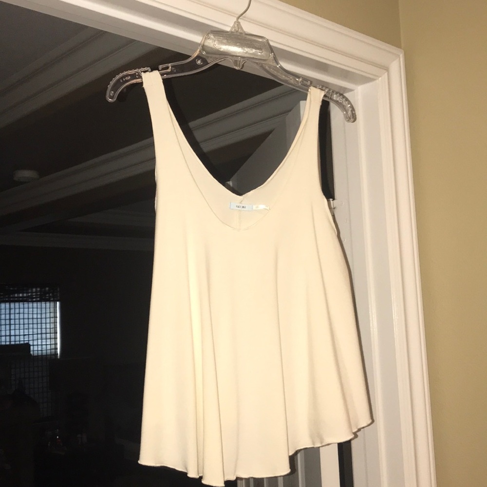Cream flowy tank top!
